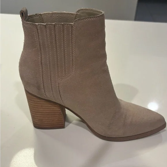 Vince Camuto Tan Ankle Boots - Picture 3 of 4